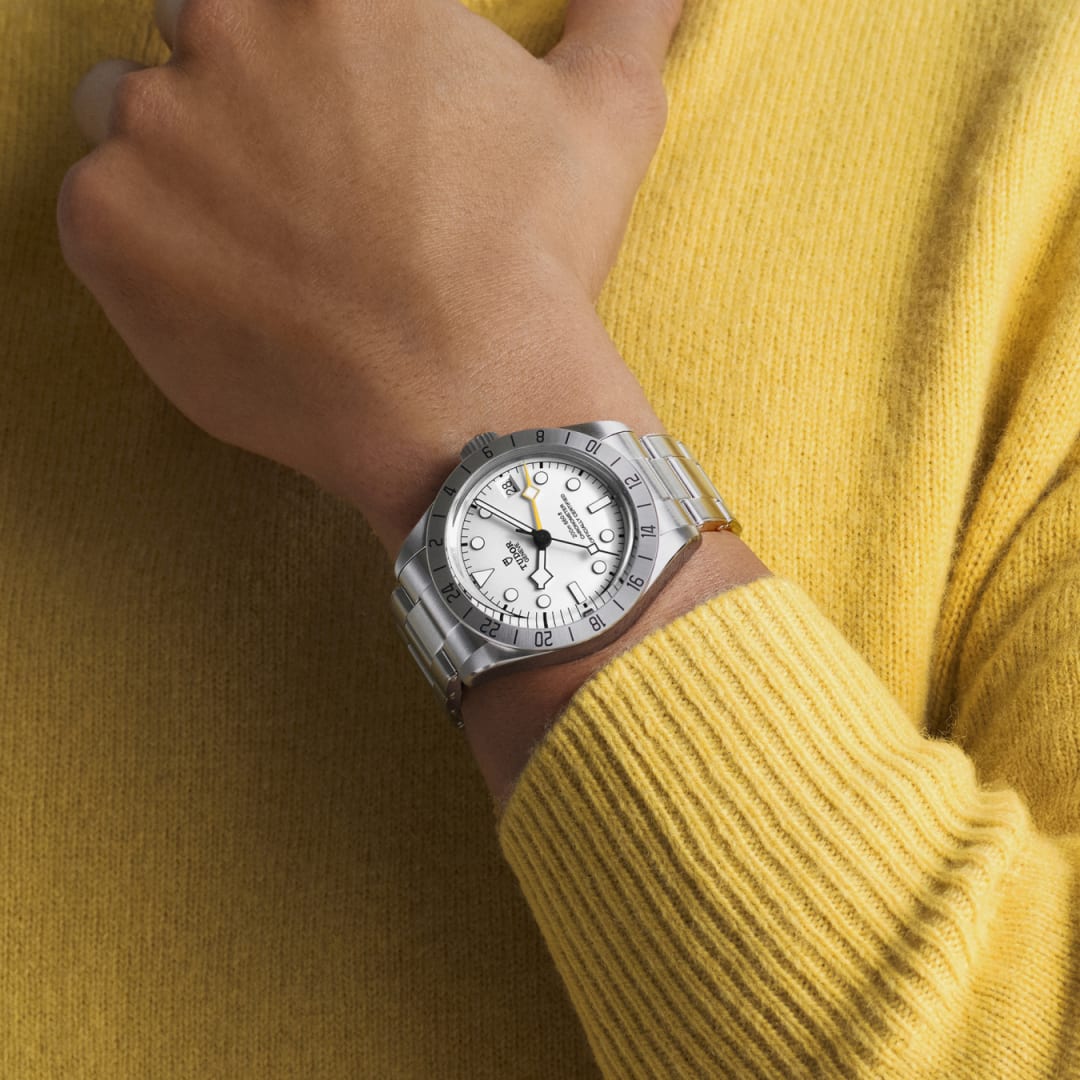 Tudor Black Bay Pro 39 mm GMT M79470-0004 wrist