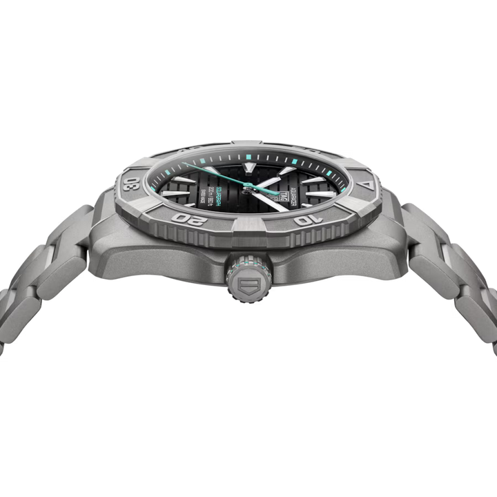 TAG Heuer Aquaracer Professional 200 Solargraph Titanium 40 mm WBP1180.BF0000