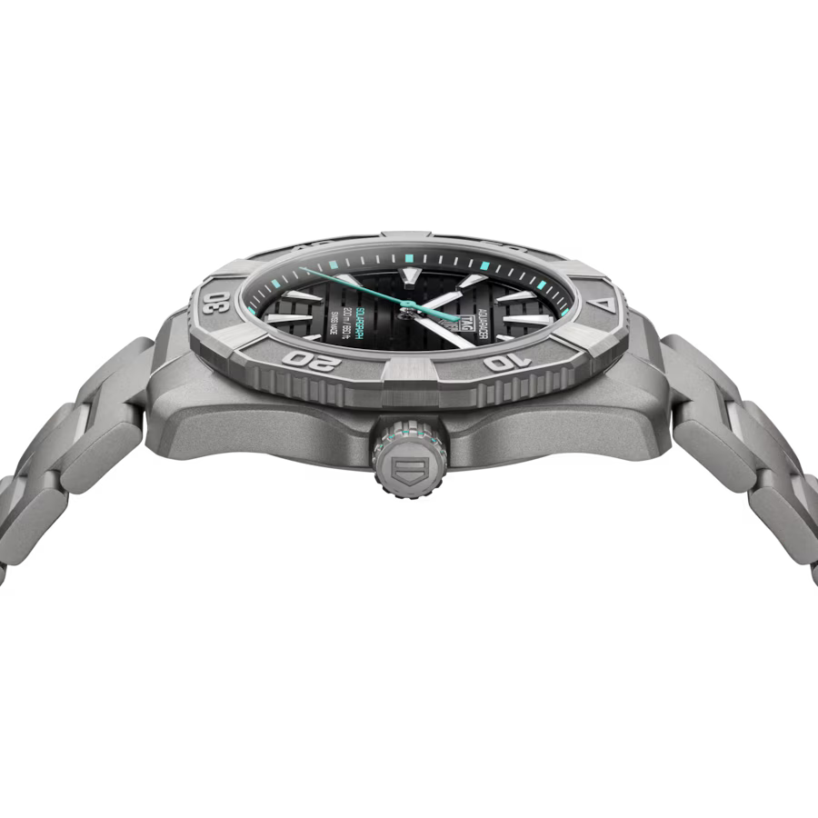TAG Heuer Aquaracer Professional 200 Solargraph Titanium 40 mm WBP1184.BF0008