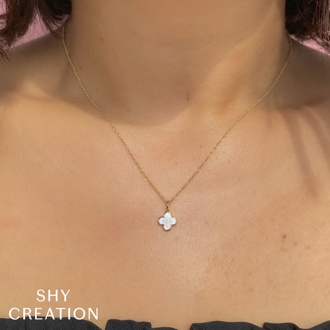 Shy Creation 0.33Ct 14K Yellow Gold Mother Of Pearl Clover Necklace SC55025600V2