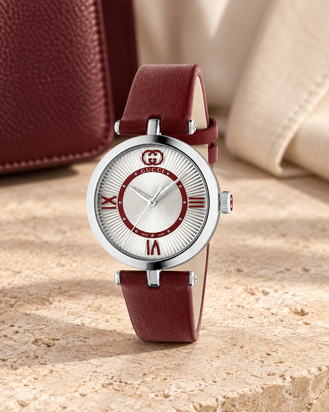 Gucci Model 2000 30 mm YA167508 lifestyle view