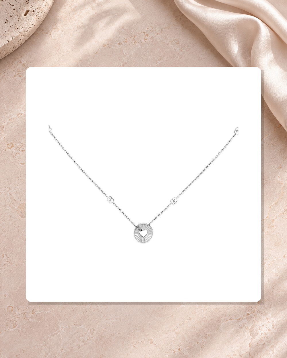 Gucci Icon Heart 18K White Gold Necklace Pendant YBB72937300200U lifestyle view