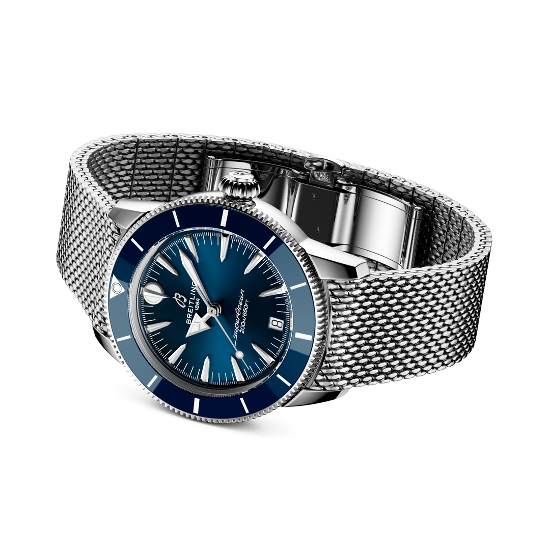 Breitling Superocean Heritage Automatic 36 A10390161C1A1 three-quarter view