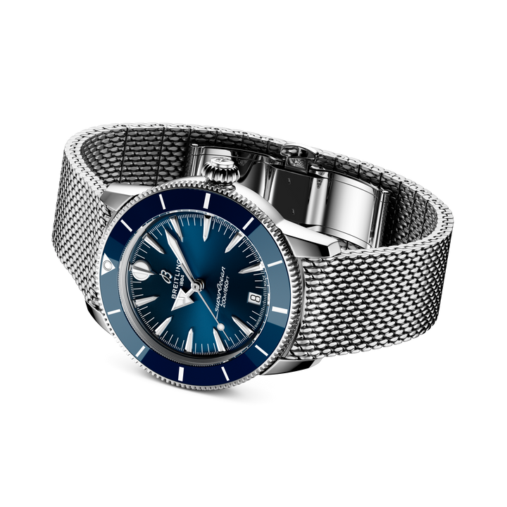 Breitling Superocean Heritage Automatic 36 A10390161C1A1 three-quarter view