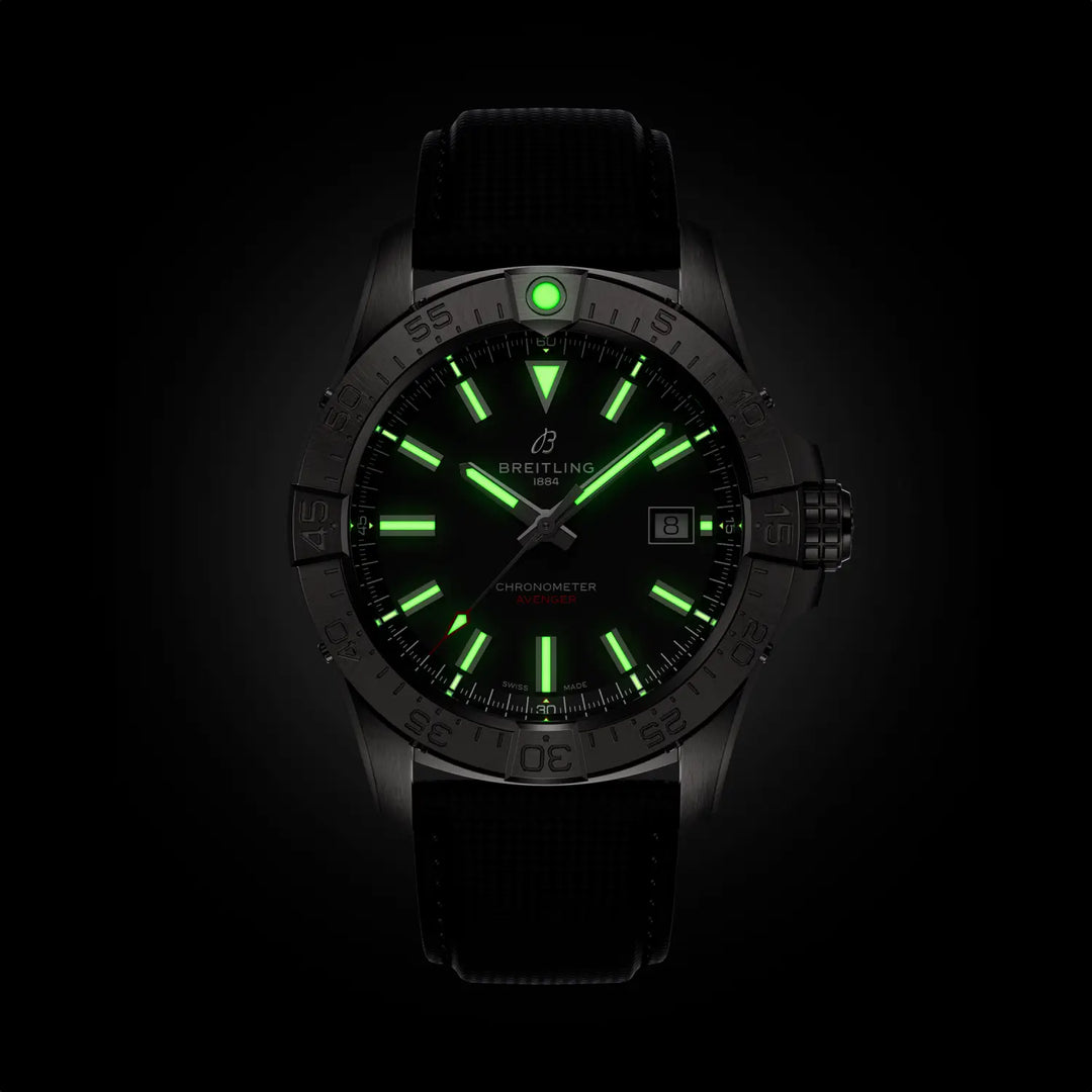 Breitling Avenger Automatic 42 A17328101B1X1 lume