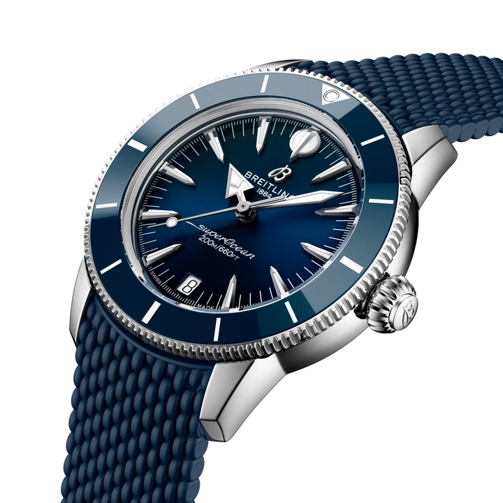 Breitling Superocean Heritage Automatic 36 A10390161C1S1 three-quarter view
