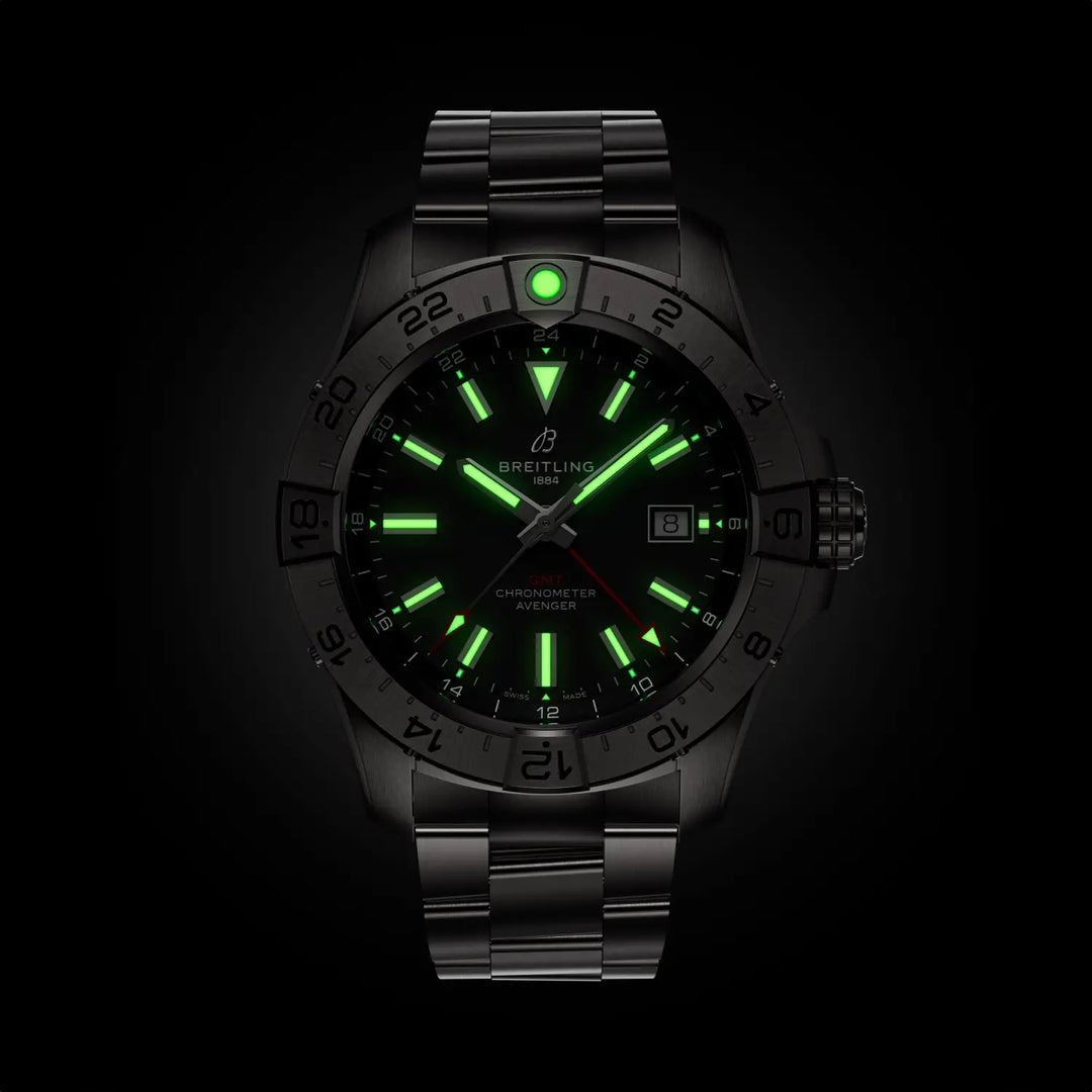 Breitling Avenger Automatic GMT 44 A32320101B1A1 lume