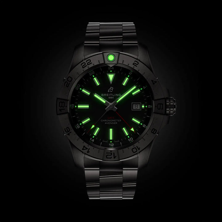 Breitling Avenger Automatic GMT 44 A32320101B1A1 lume