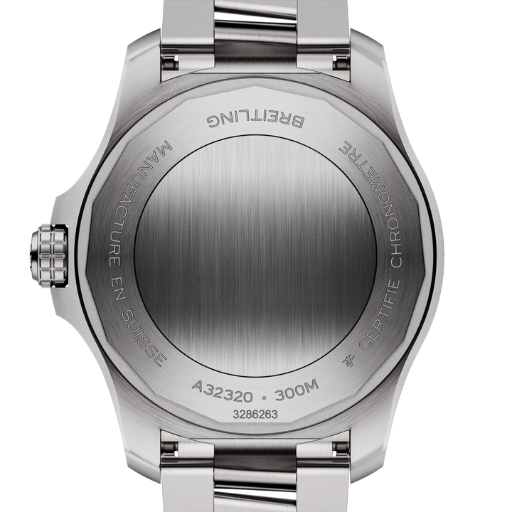 Breitling Avenger Automatic GMT 44 A32320101C1A1 caseback engraving