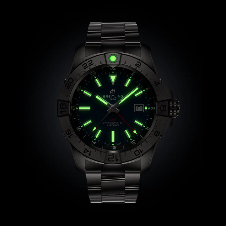Breitling Avenger Automatic GMT 44 A32320101C1A1 lume