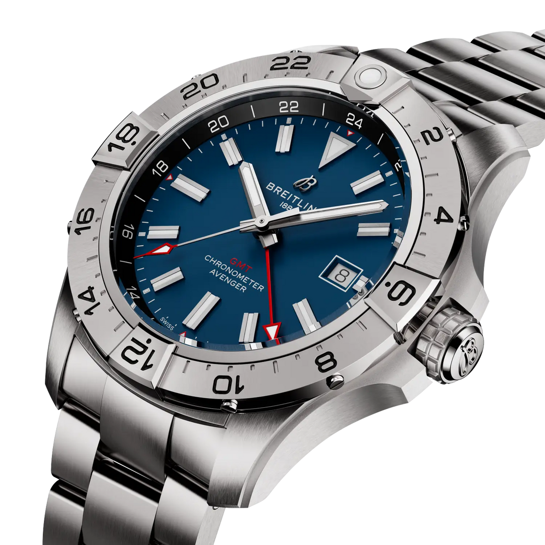 Breitling Avenger Automatic GMT 44 A32320101C1A1 three-quarter view