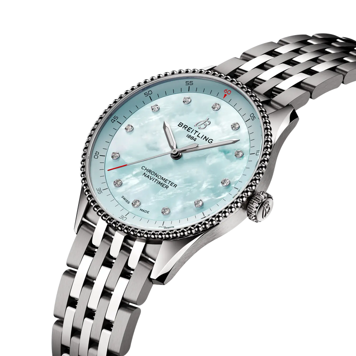 Breitling Navitimer 32 A77320171C1A1 three-quarter view