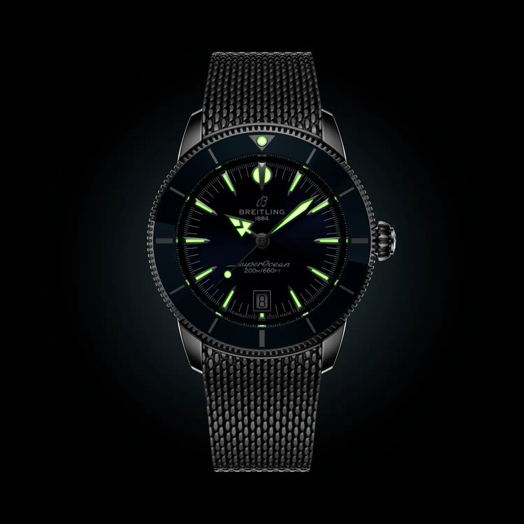 Breitling AB3111161C1A1 official lume view