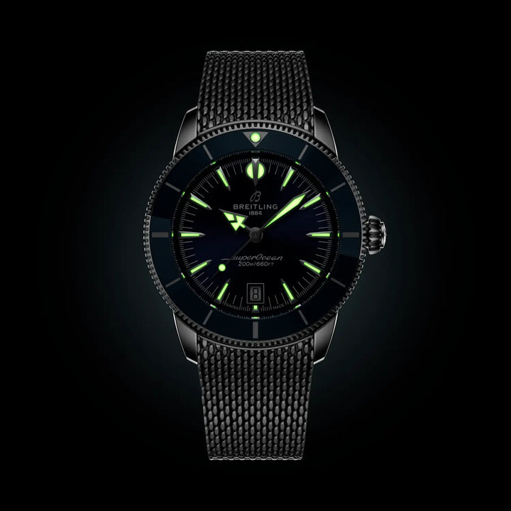 Breitling AB3111161C1A1 official lume view