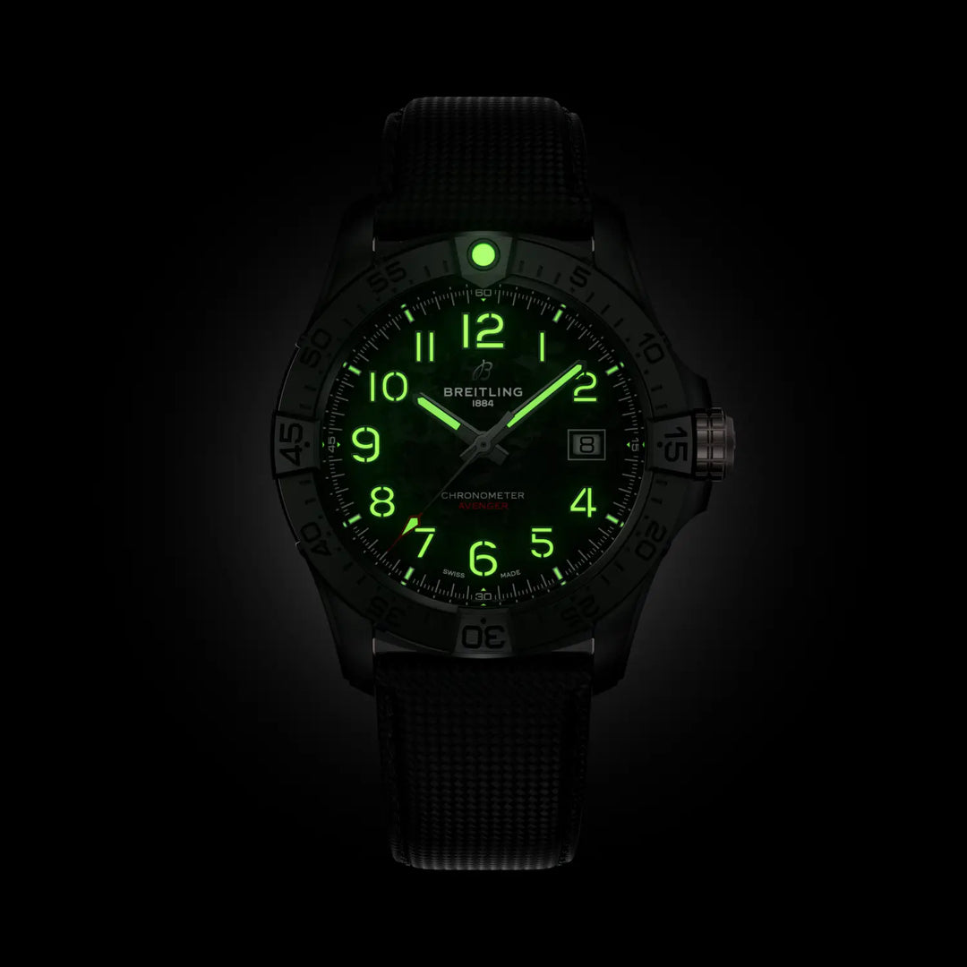 Breitling Avenger Automatic 42 Night Mission S17328101B1X1 lume