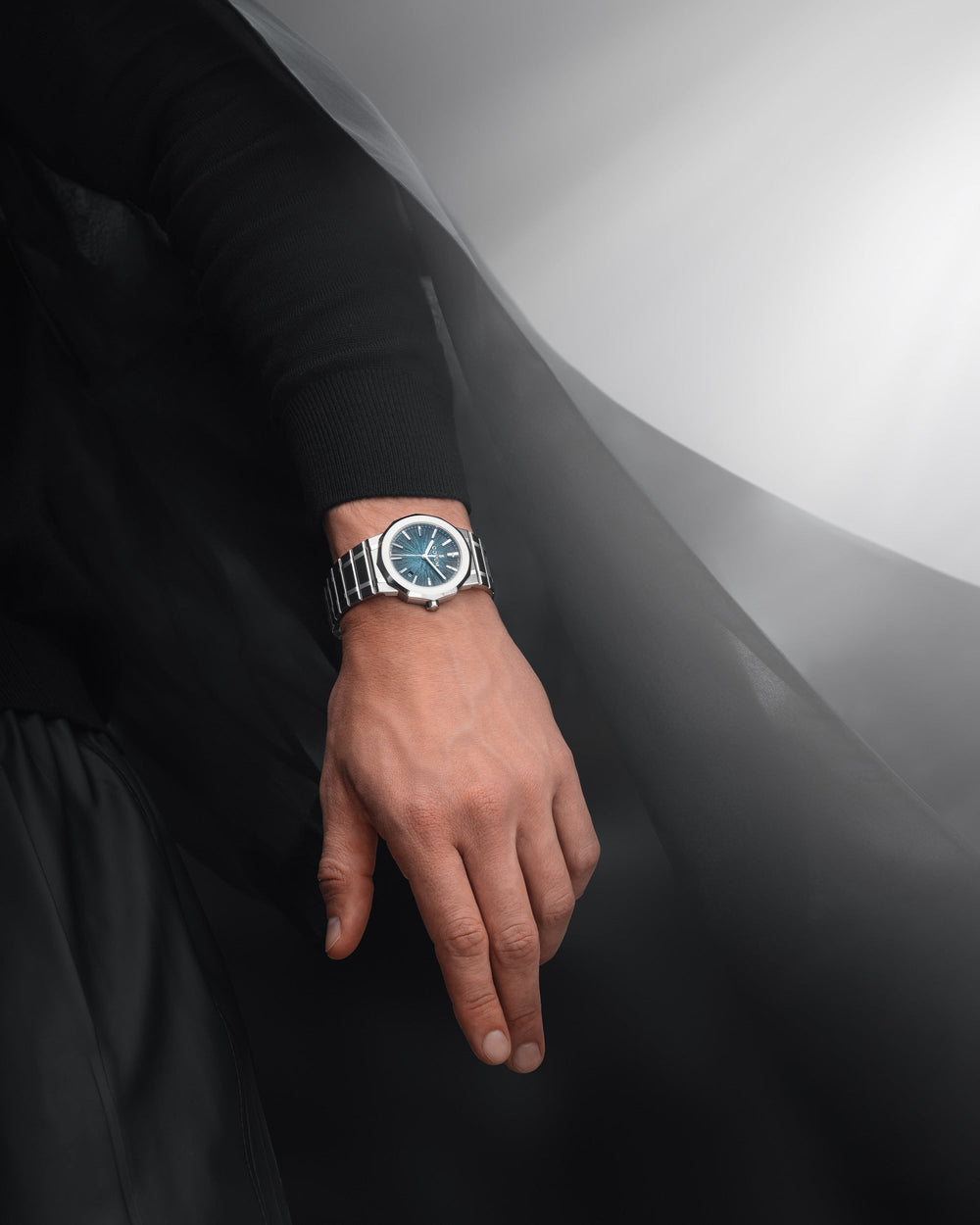 Corum Admiral watch A39.231.AQ0.0G official lifestyle view