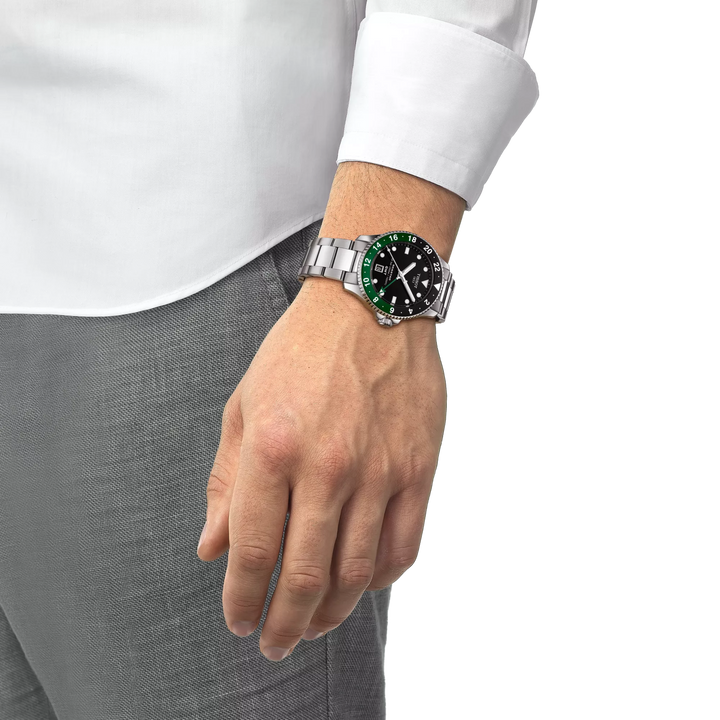 Simulation of the watch Tissot Seastar 1000 GMT 40mm on a wrist, reference T120.852.11.051.00