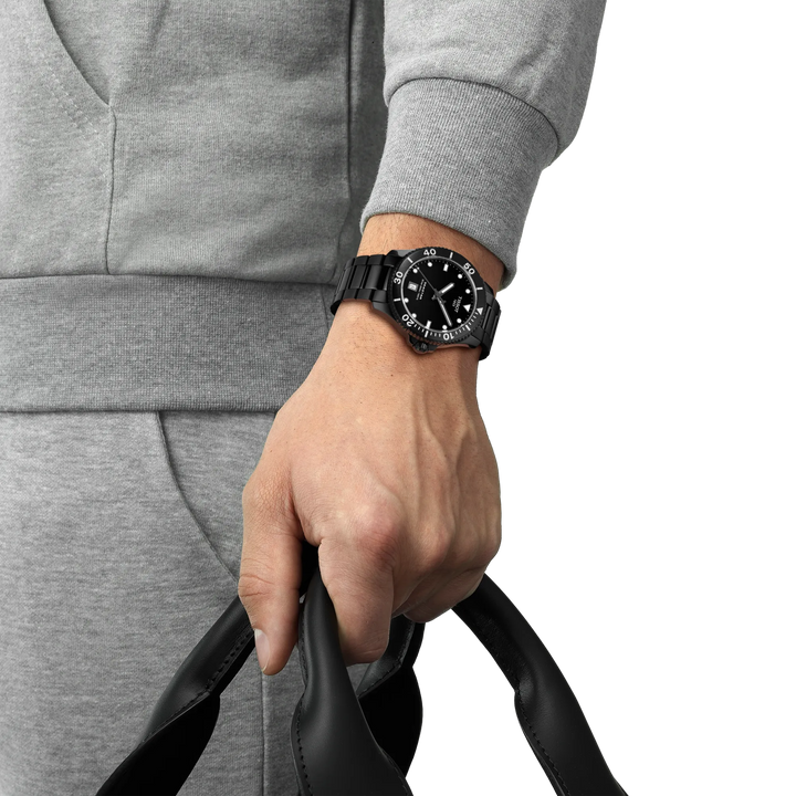 Simulation of the watch Tissot Seastar 1000 40mm on a wrist, reference T120.410.33.051.00