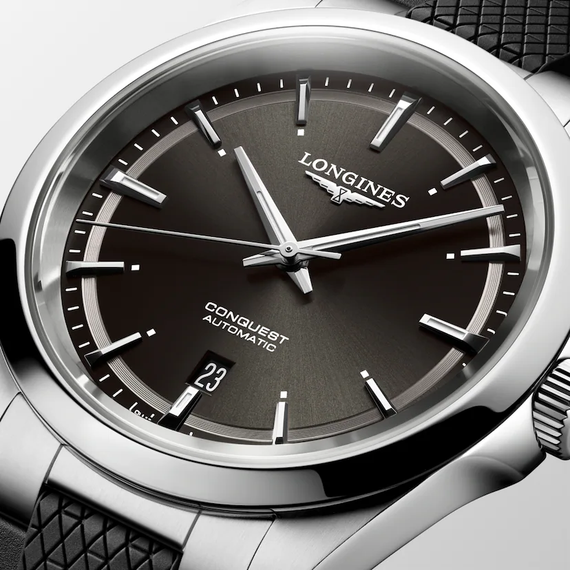 Longines Conquest L3.830.4.52.9 dial detail