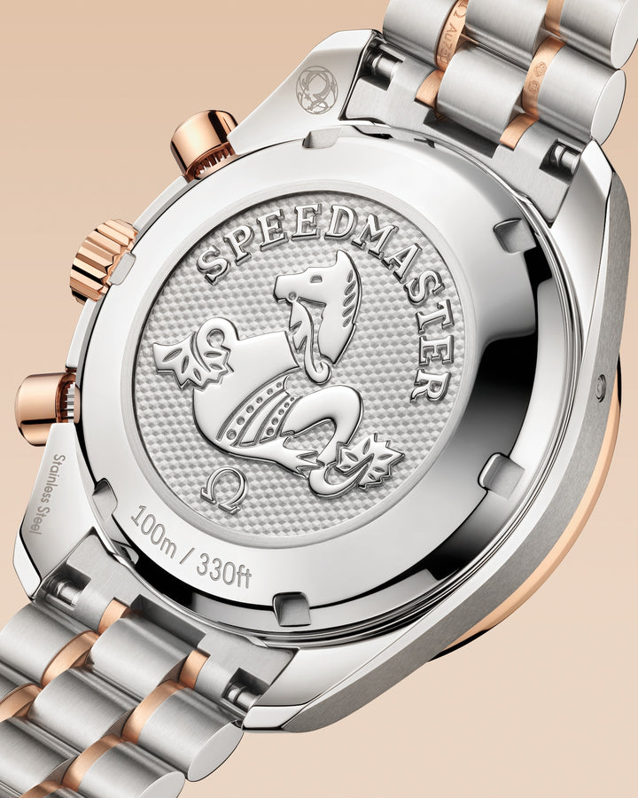 OMEGA Speedmaster 38 mm ivory dial and Sedna gold watch 324.20.38.50.02.002 official view 5