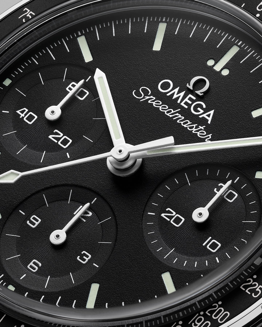 OMEGA Speedmaster 38 mm black dial watch 324.30.38.50.01.002 official view 5