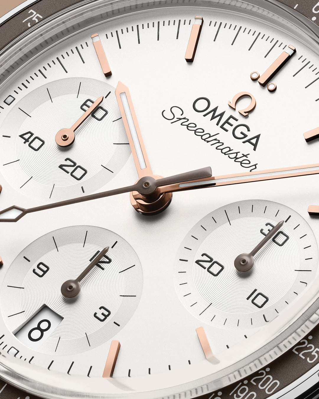 OMEGA Speedmaster 38 mm silver dial watch 324.30.38.50.02.003 official view 4
