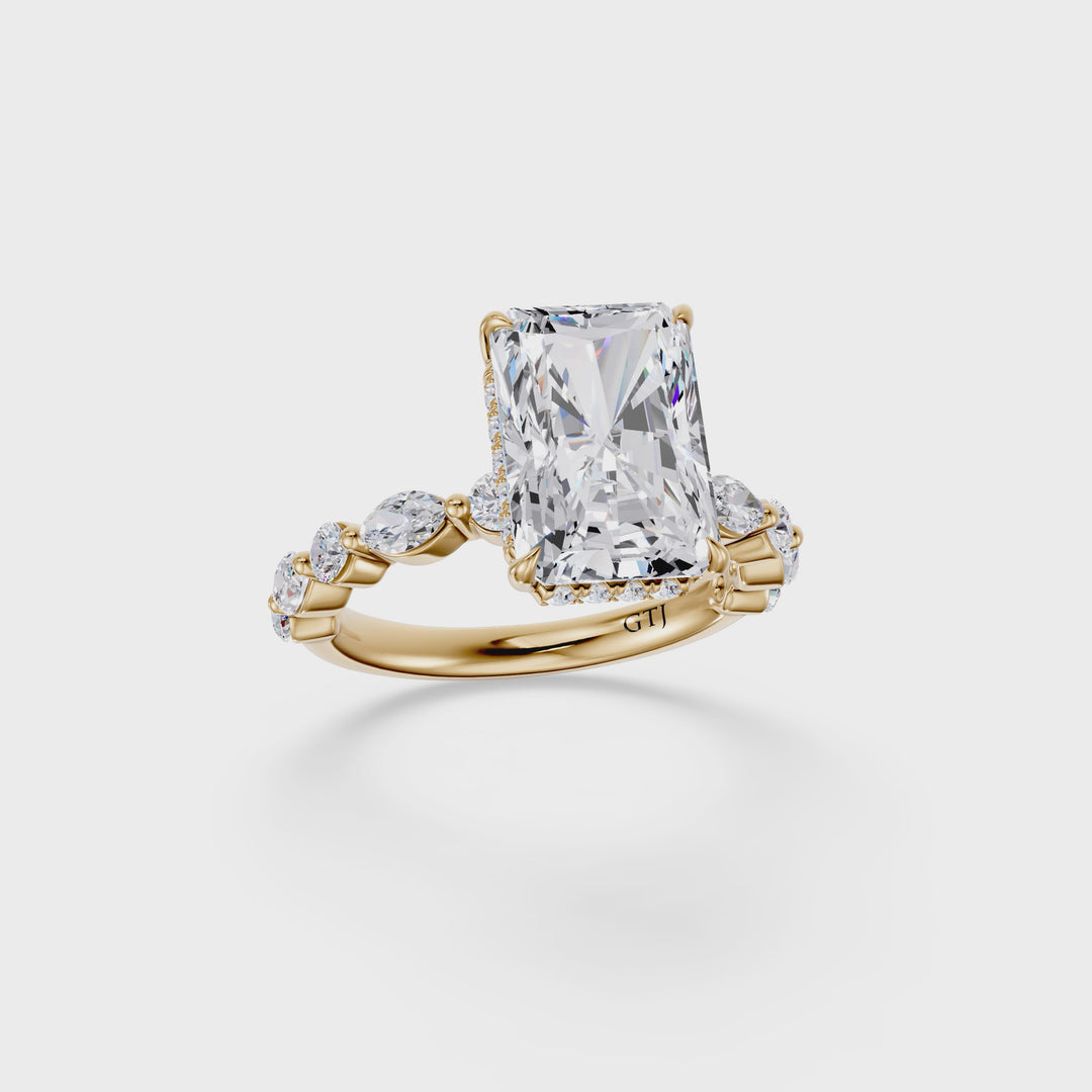 Stylish Lab Grown Diamond Engagement Ring