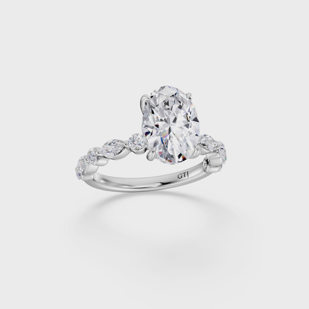 Stylish Lab Grown Diamond Engagement Ring