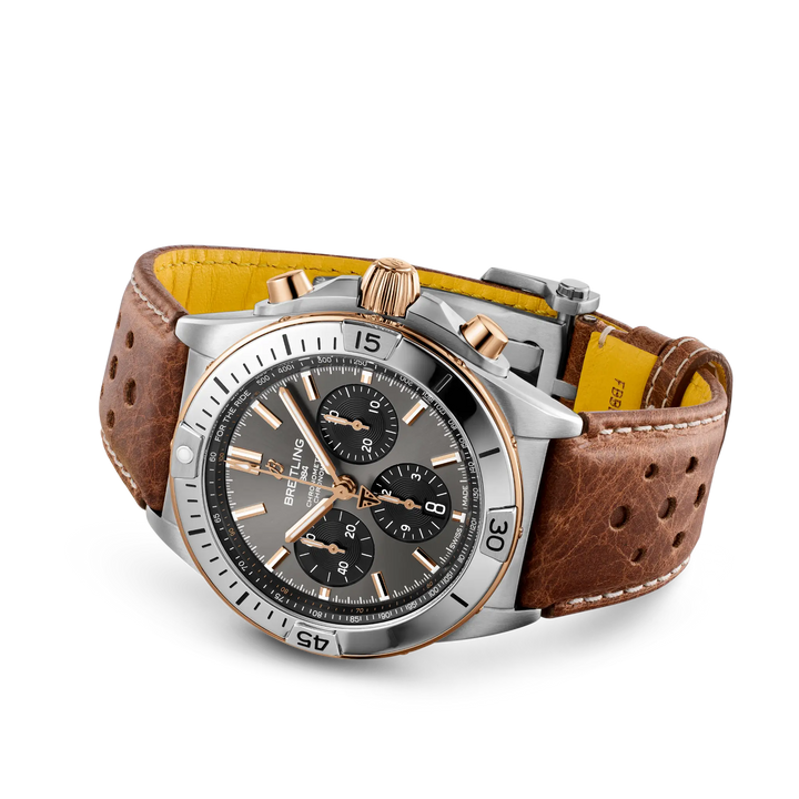 Breitling Chronomat B01 42 Triumph TB0134101M1X1 strap view