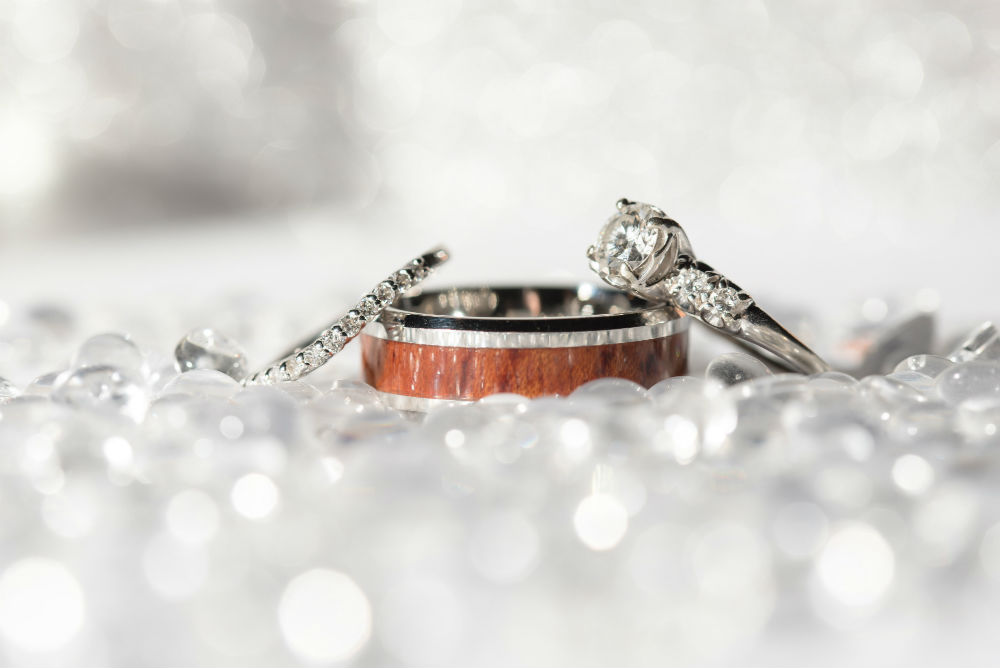 How to Style Your Wedding Ring Stack like the Fashion Girls